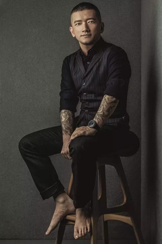 敬仰的靈魂剪輯師-神壇上企業宣傳片的舞者 敬仰的靈魂剪輯師-神壇上企業宣傳片的舞者