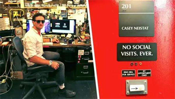 他高中輟學，憑借短廣告片制作躍身全球最火視頻博主