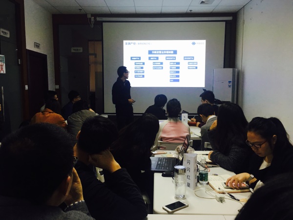 特朗普宣誓就任美國總統,工作已經開始,你做企業宣傳片了嗎? 特朗普宣誓就任美國總統,工作已經開始,你做企業宣傳片了嗎?