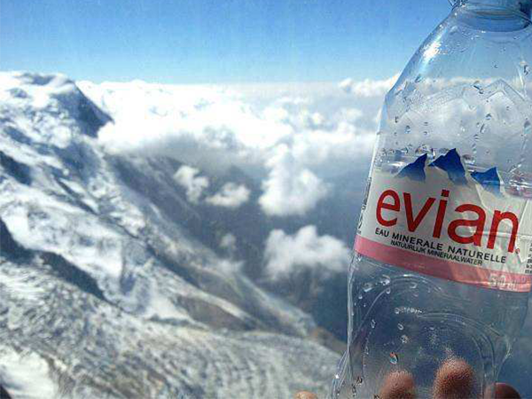 依云水產品廣告片創造吉尼斯世界紀錄，宣傳片制作你值得擁有